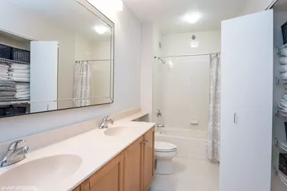 400 N La Salle Drive #1002, Chicago, IL 60654 - Photo 5