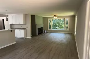 28450 N Shagbark Ln, Libertyville, IL 60048 - Photo 13