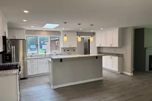 28450 N Shagbark Ln, Libertyville, IL 60048 - Photo 5