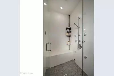 1320 N Moorman Street, Chicago, IL 60622 - Photo 17