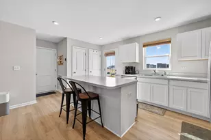 383 Thresher St, Dekalb, IL 60115 - Photo 11