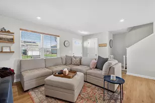 383 Thresher St, Dekalb, IL 60115 - Photo 5