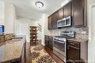 2996 Henley Ln, Naperville, IL 60540 - Photo 7