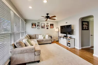 5310 Davis Street, Skokie, IL 60077 - Photo 3