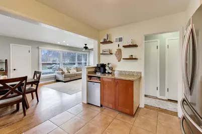 5310 Davis Street, Skokie, IL 60077 - Photo 9