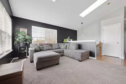 1002 Castleshire Drive, Woodstock, IL 60098 - Photo 3