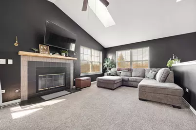 1002 Castleshire Drive, Woodstock, IL 60098 - Photo 5