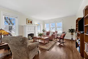 554 Sheridan Square, Evanston, IL 60202 - Photo 3