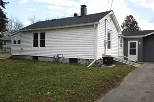 306 S Page St, Harvard, IL 60033 - Photo 3