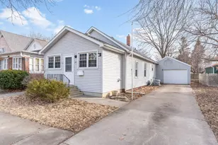 211 Lasalle St, Streator, IL 61364 - Photo 1