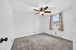 605 Belaire Dr, Washington, IL 61571 - Photo 19