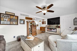 605 Belaire Dr, Washington, IL 61571 - Photo 9