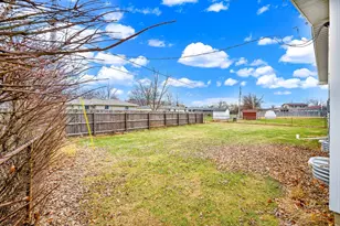 605 Belaire Dr, Washington, IL 61571 - Photo 49