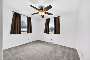 605 Belaire Dr, Washington, IL 61571 - Photo 23