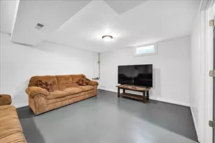 605 Belaire Dr, Washington, IL 61571 - Photo 33