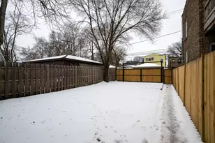 7653 S St Lawrence Ave, Chicago, IL 60619 - Photo 27