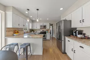 2429 Rio Grande Cir, Naperville, IL 60565 - Photo 3