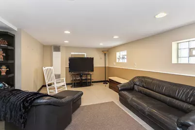 1558 Portsmouth Avenue, Westchester, IL 60154 - Photo 17