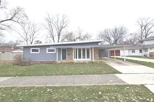 434 Shabbona Dr, Park Forest, IL 60466 - Photo 1