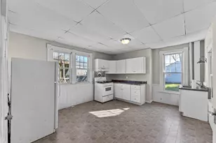 615 44th St, Rock Island, IL 61201 - Photo 3