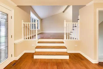 905 Crestfield Avenue, Libertyville, IL 60048 - Photo 3