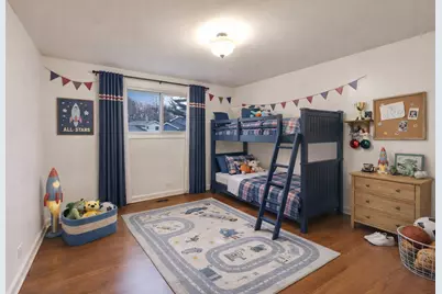 905 Crestfield Avenue, Libertyville, IL 60048 - Photo 23