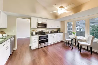 905 Crestfield Avenue, Libertyville, IL 60048 - Photo 9