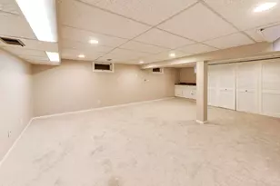 905 Crestfield Ave, Libertyville, IL 60048 - Photo 29