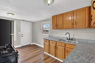 2120 Belden St, Rockford, IL 61101 - Photo 9