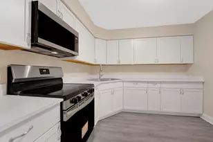 1145 Pleasant Run Dr, Wheeling, IL 60090 - Photo 5