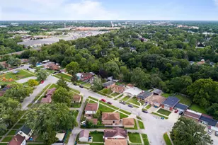 320 Streamside Dr, Harvey, IL 60426 - Photo 9