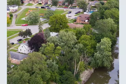 320 Streamside Drive, Harvey, IL 60426 - Photo 17