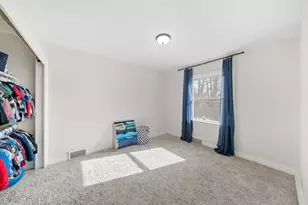 338 Lakelawn Blvd, Aurora, IL 60506 - Photo 13