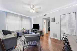 4240 N Clarendon Ave, Chicago, IL 60613 - Photo 15