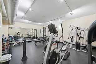 4240 N Clarendon Ave, Chicago, IL 60613 - Photo 21