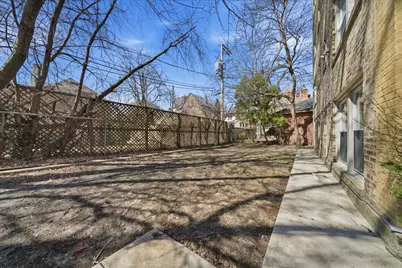 4240 N Clarendon Avenue #209N, Chicago, IL 60613 - Photo 27