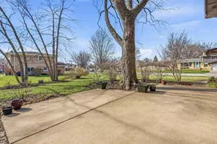 703 E Redwood Ln, Arlington Heights, IL 60004 - Photo 31