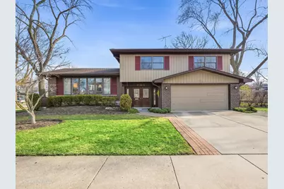 703 E Redwood Lane, Arlington Heights, IL 60004 - Photo 1