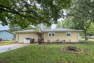 811 N East St, Leroy, IL 61752 - Photo 15