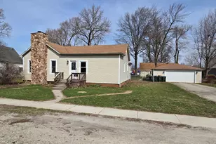 170 W Maple St, Coal City, IL 60416 - Photo 1
