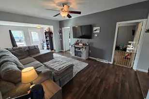 170 W Maple St, Coal City, IL 60416 - Photo 5