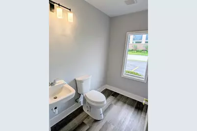 1S085 Summit Avenue, Oakbrook Terrace, IL 60181 - Photo 17