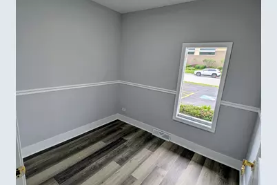 1S085 Summit Avenue, Oakbrook Terrace, IL 60181 - Photo 9