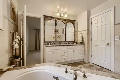 9529 Keystone Avenue, Skokie, IL 60076 - Photo 13