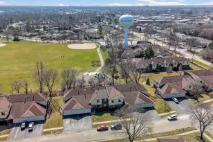 823 E Coach Rd, Palatine, IL 60074 - Photo 3