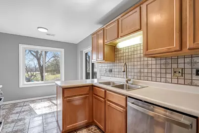 823 E Coach Road #8, Palatine, IL 60074 - Photo 15