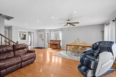 329 Redwing Drive, Deerfield, IL 60015 - Photo 5