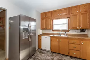 989 Dayton Ct, Galesburg, IL 61401 - Photo 9