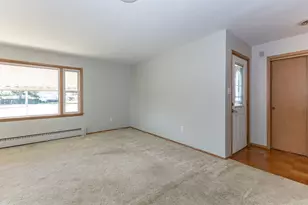 989 Dayton Ct, Galesburg, IL 61401 - Photo 5