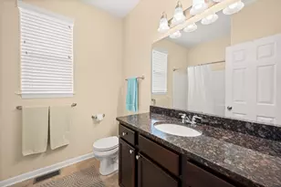 21 W Winterberry Ave, Cortland, IL 60112 - Photo 19